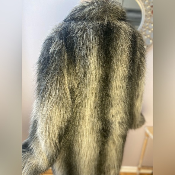 Vintage Faux Fur Coat - Picture 6 of 10